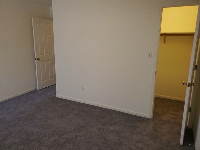 Building Photo - 4818 Prairie Cir