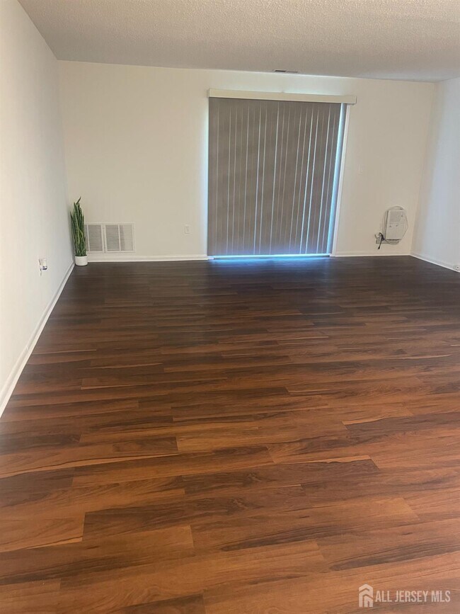 Building Photo - 1019 Ravens Crest Dr