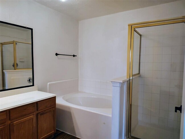 Building Photo - 21411 Forest Colony Dr