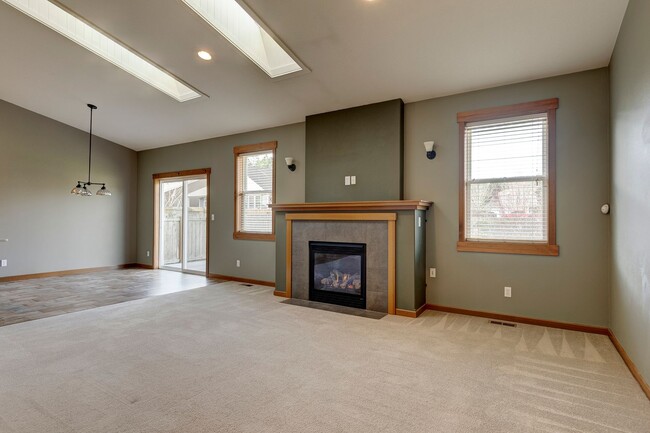 Building Photo - Spacious 3 Bedroom Plus Office with AC, Gas Fireplace and Fenced Backyard