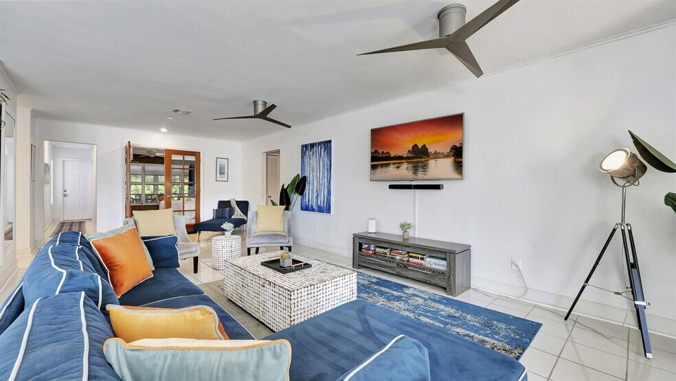 Building Photo - 571 94th Ave N