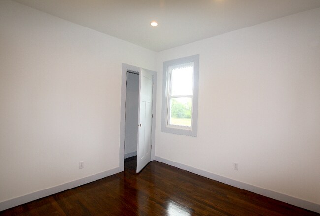 Building Photo - 4422 Maxwell St