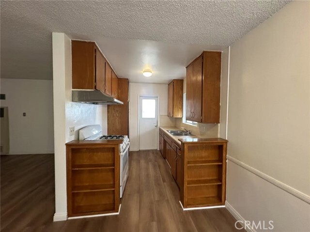 Building Photo - 1050 College View Dr