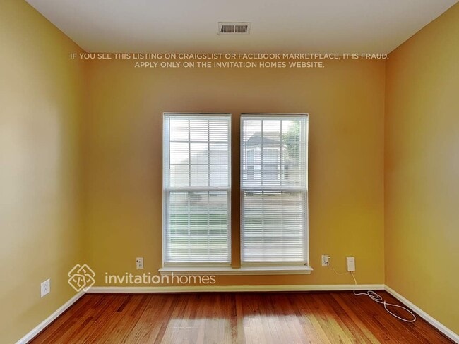 Building Photo - 10124 Rivendell Ln