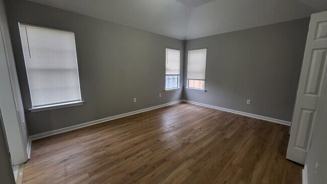 Building Photo - 6903 Gallop Dr