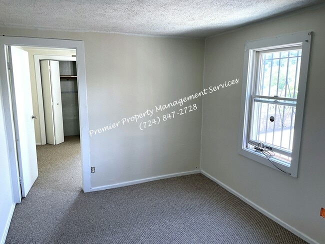 Building Photo - 916 3rd Ave