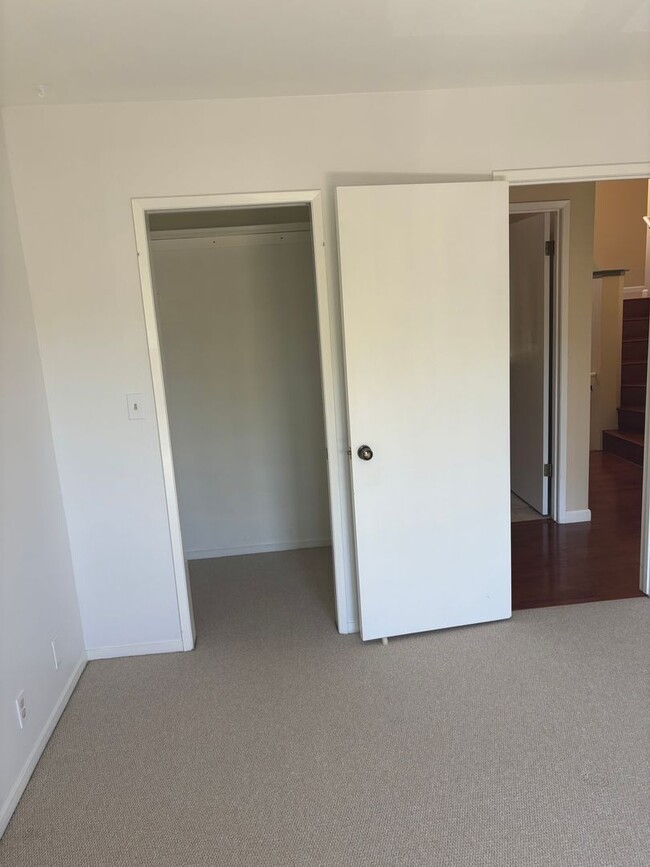 Building Photo - Two Bedroom Two Bath, plus Office Townhouse in Aptos