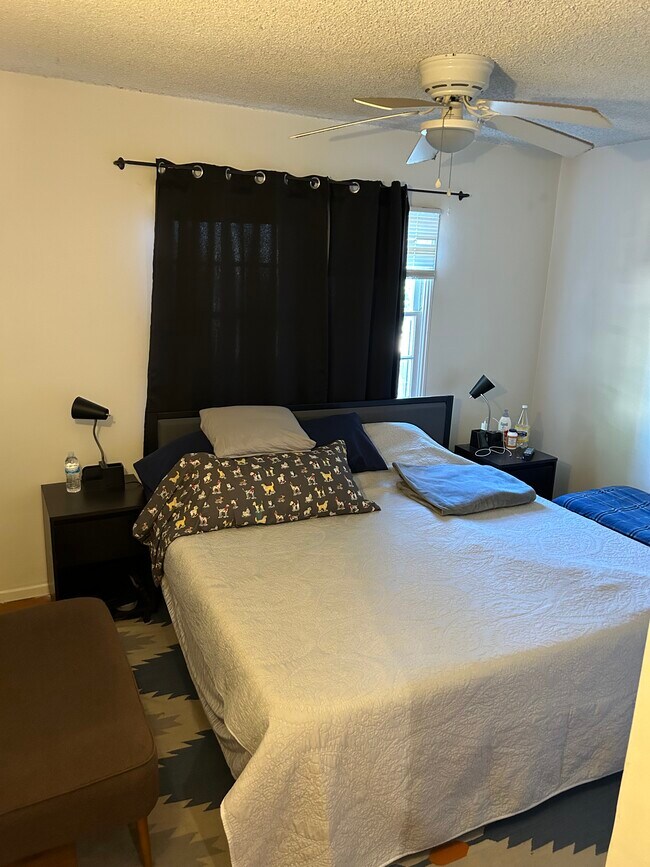 Building Photo - 638 Sheldon St