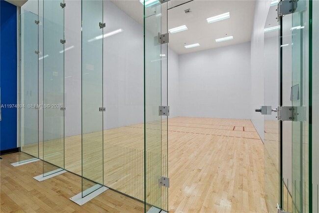 Building Photo - 851 NE 1st Ave