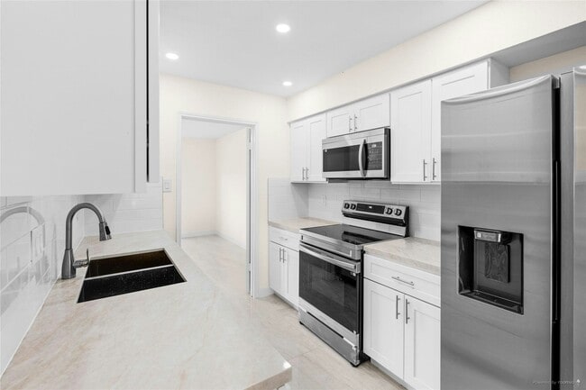 Building Photo - 14366 Misty Meadow Ln
