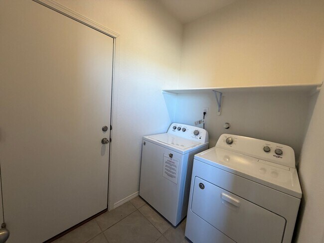 Building Photo - 4875 Mount Salas St NE