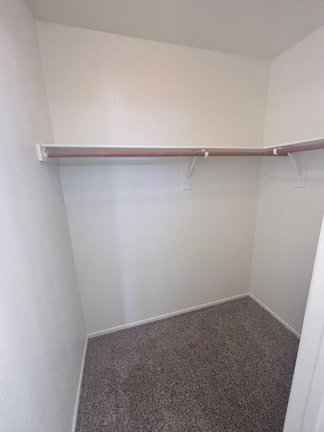 Building Photo - GREAT SINGLE STORY WITH 3 BEDS & 2 BATHS IN GATED COMMUNITY!