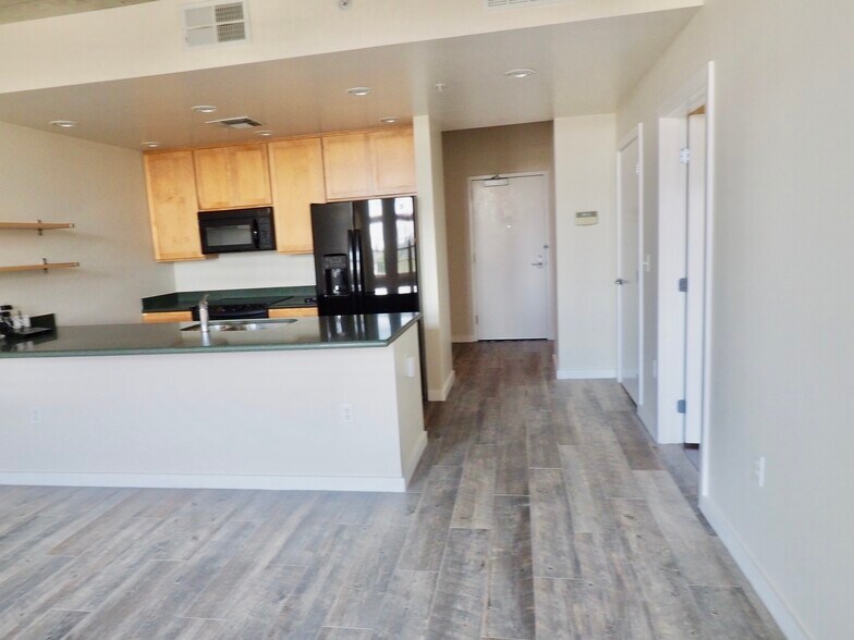 Building Photo - 275 S Harrison St