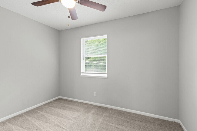 Building Photo - 2444 N 38th St