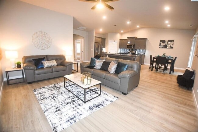 Building Photo - Low-Maintenance Living with Modern Comfort