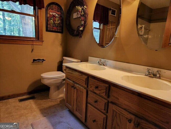 Building Photo - 3582 Thompson Bend