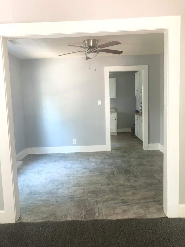 Building Photo - 716 Lucas St