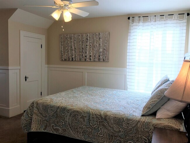 Building Photo - Windsor St-214