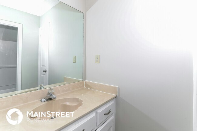 Building Photo - 4072 Angelace Dr N