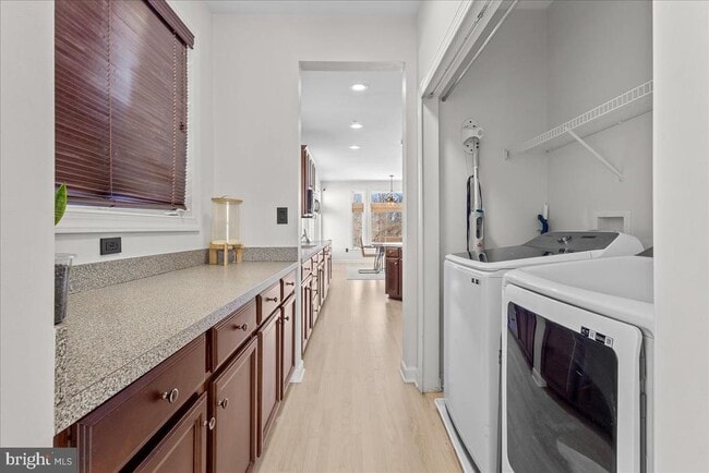 Building Photo - 2206 Green Ginger Cir