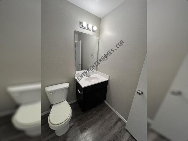 Building Photo - 1840 Land Run Dr