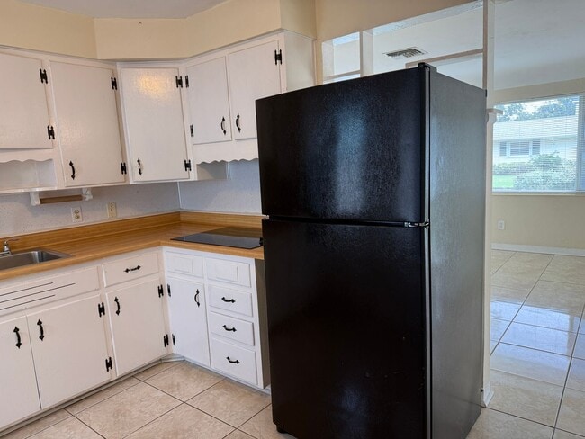 Building Photo - Highly Desired Tyrone home 2/1.5