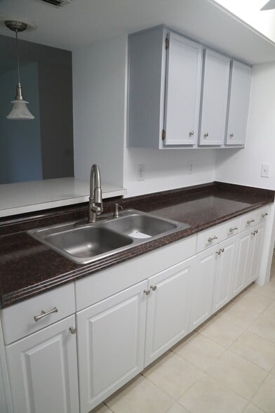 Building Photo - 306 Palm Coast Pkwy NE