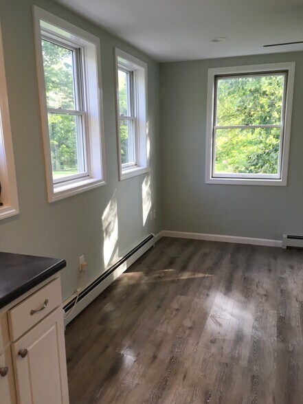 Building Photo - 284 Turnpike Rd