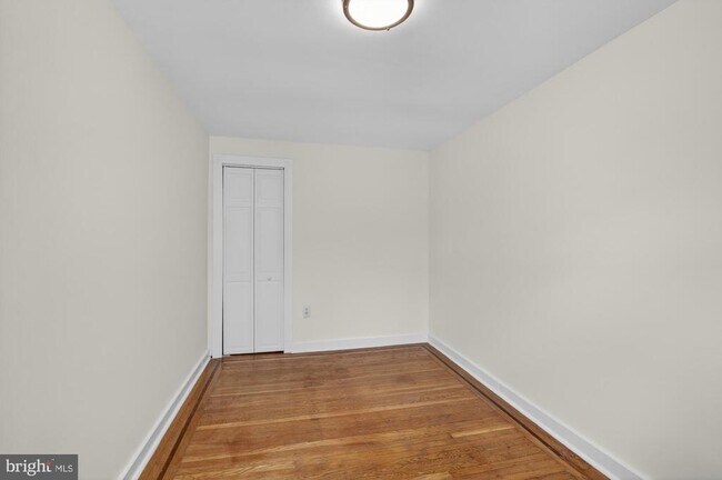 Building Photo - 2343 E Huntingdon St