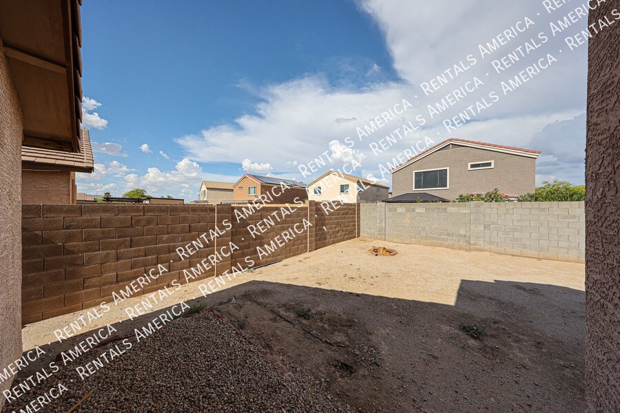 Building Photo - 1517 S 219th Dr