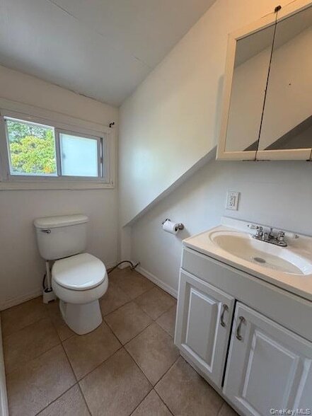 Building Photo - 3173 Roxbury Ln