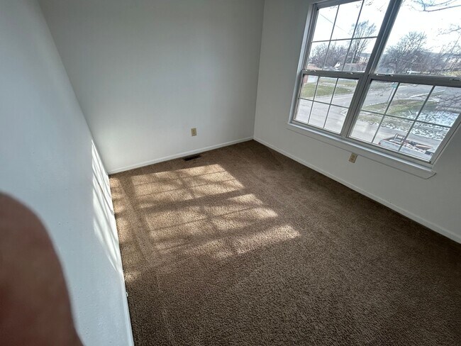 Building Photo - 631 Hope St