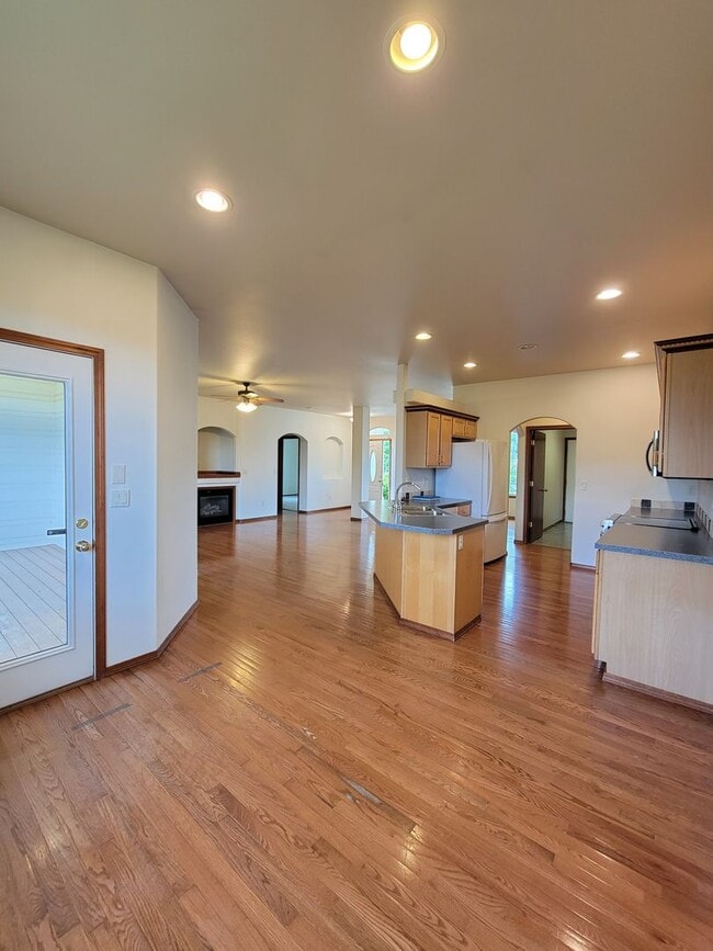 Building Photo - South Richland Rambler for Rent