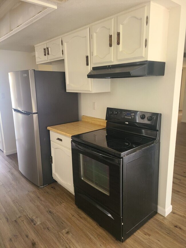 Building Photo - GREAT 3BR HOME IN NICE NE HEIGHTS AREA! Showing 1/6 5PM