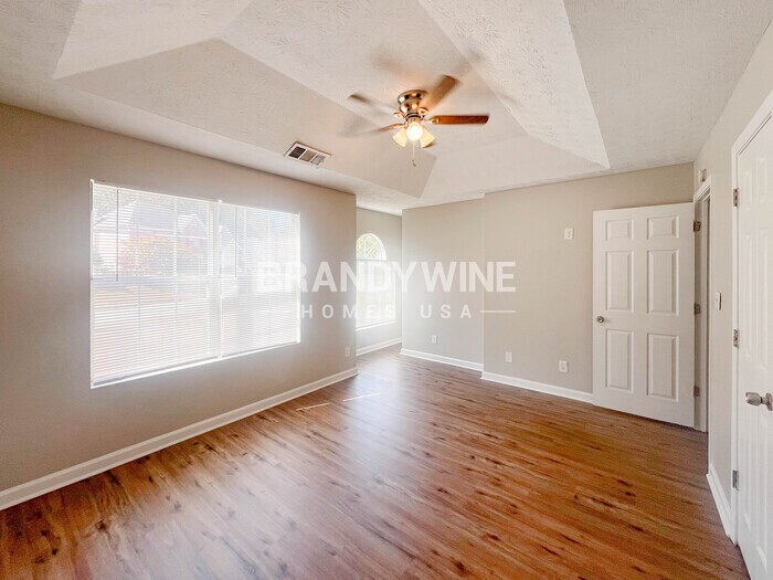 Building Photo - 627 Stonemill Manor