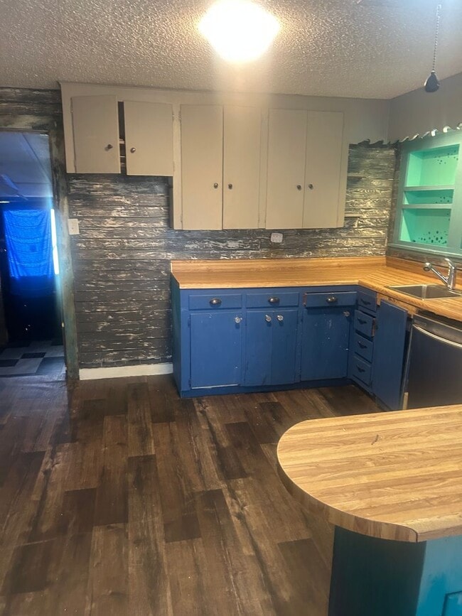 Building Photo - Contact Peggy Goodman 501 676 1758