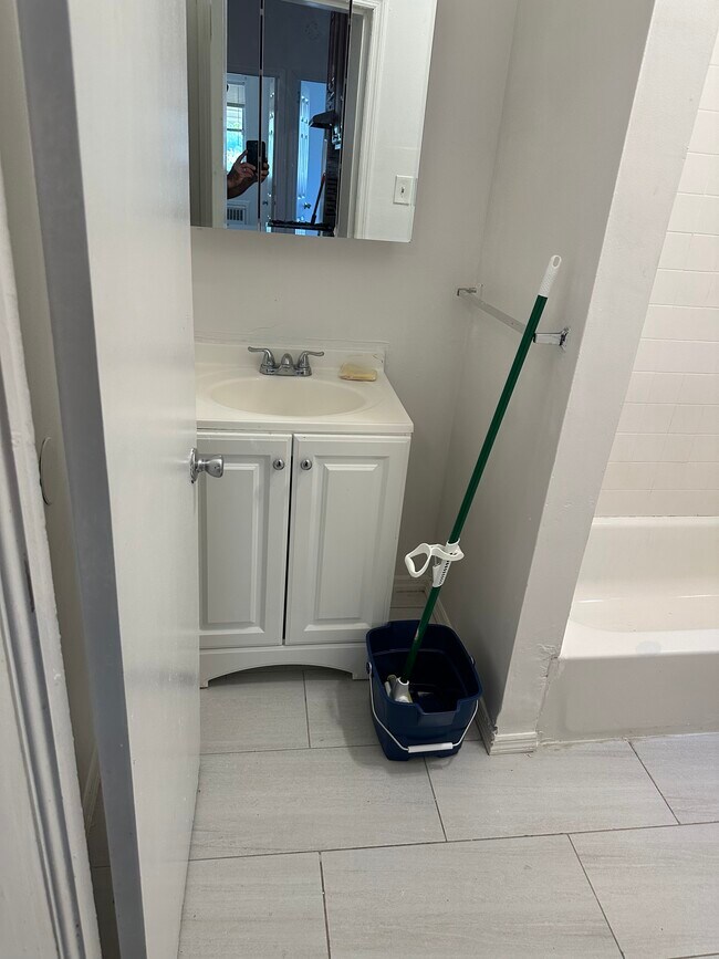 Building Photo - 53 Terhune Ave