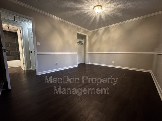 Building Photo - 7301 Drew Ln