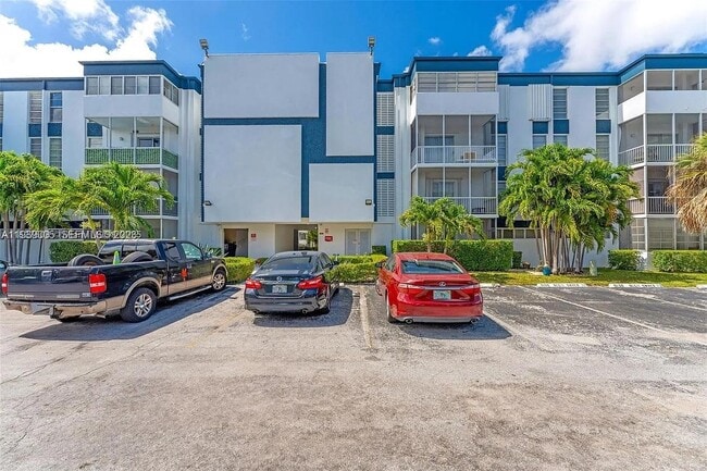 Building Photo - 9159 SW 77th Ave