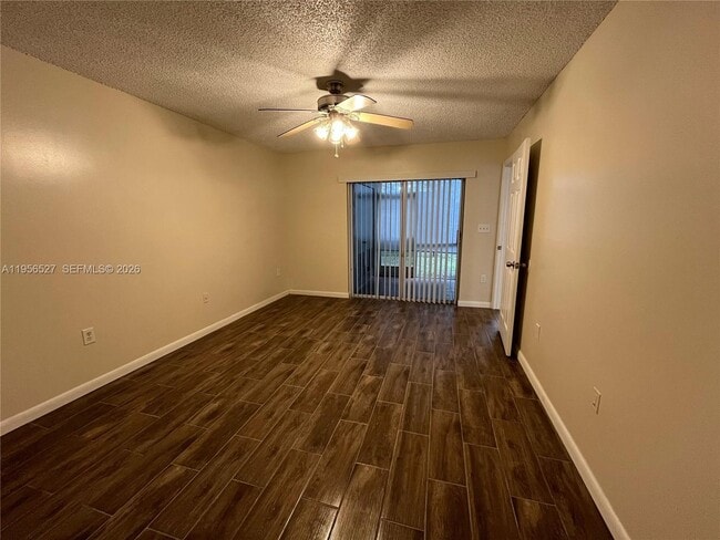 Building Photo - 464 NE 210th Cir Terrace