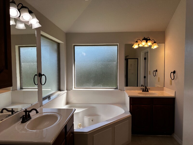 Building Photo - 3120 Lippizan St