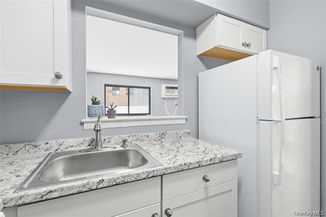 Building Photo - 9 Charles Ln