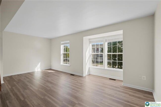 Building Photo - 4542 Jasmine Dr