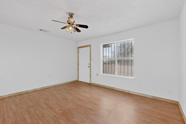 Building Photo - Rural South Valley 4 Bedroom  1.75 Bath 1256/sf