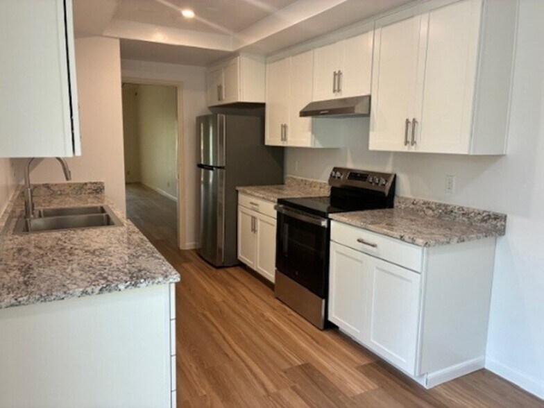 Building Photo - 6057 Montgomery Bend