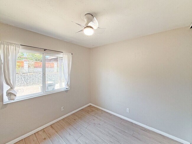Building Photo - SD: Spacious 4BD/2BA Home in Mira Mesa with Large Backyard, 2-Car Garage & In-Unit Laundry