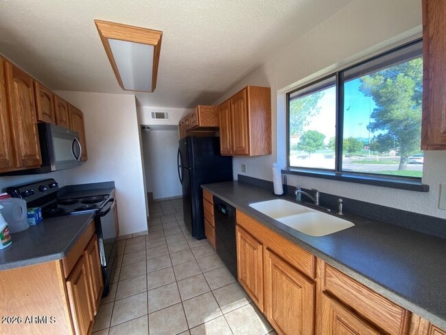 Building Photo - 74 NW Cargil Pl