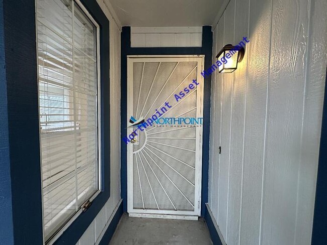 Building Photo - Remodeled 3BD/2BA Gem in Vintage Park