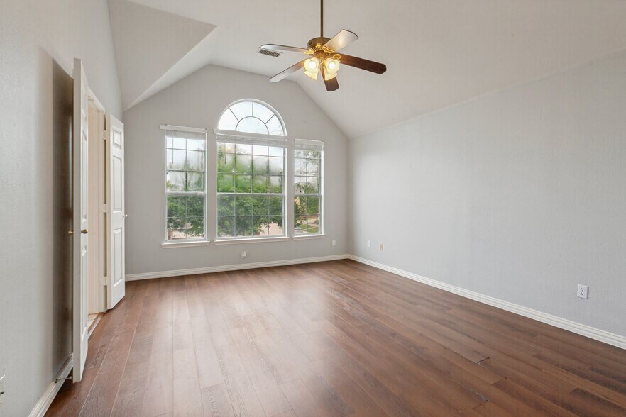 Building Photo - 8400 Pipestone Dr