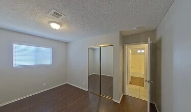 Building Photo - 108 Edelweiss St